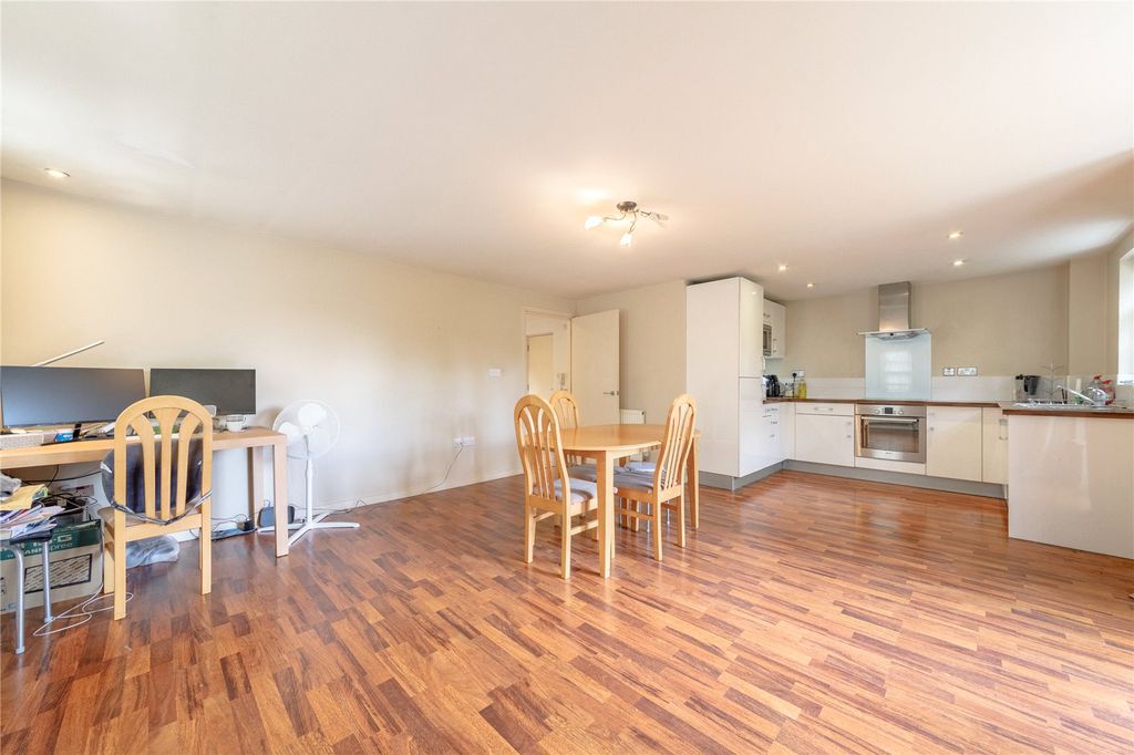 Property photo 3 of 14 Picture No. 10