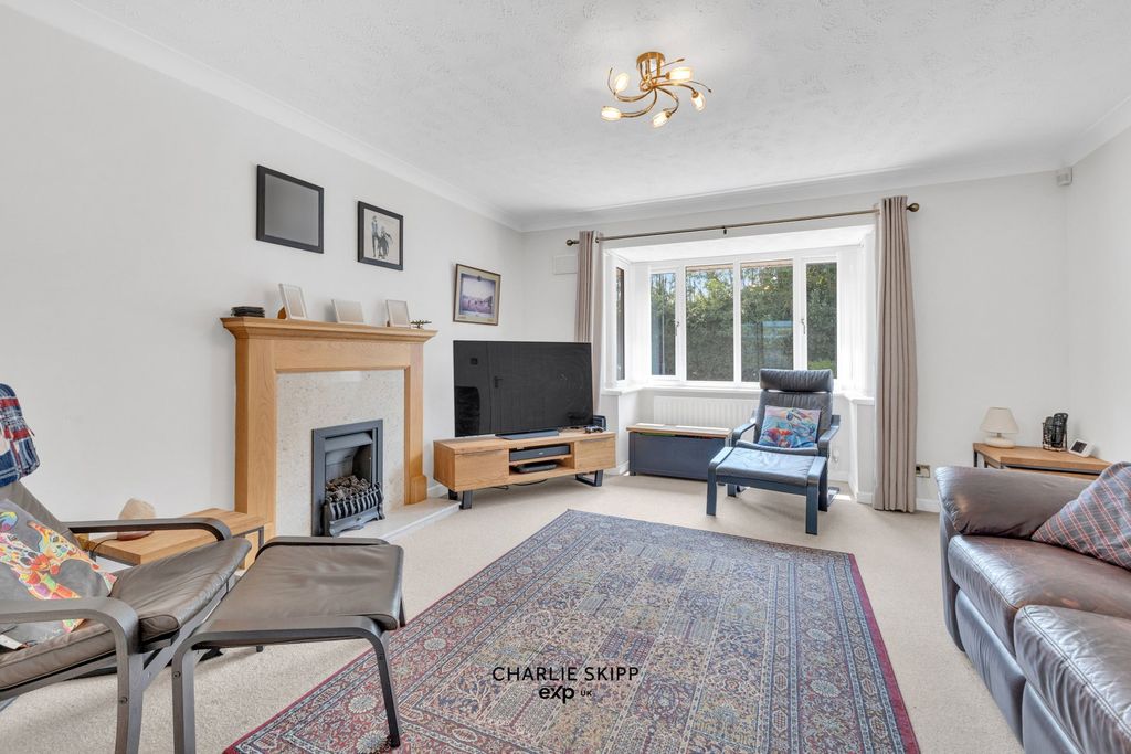 Property photo 3 of 28