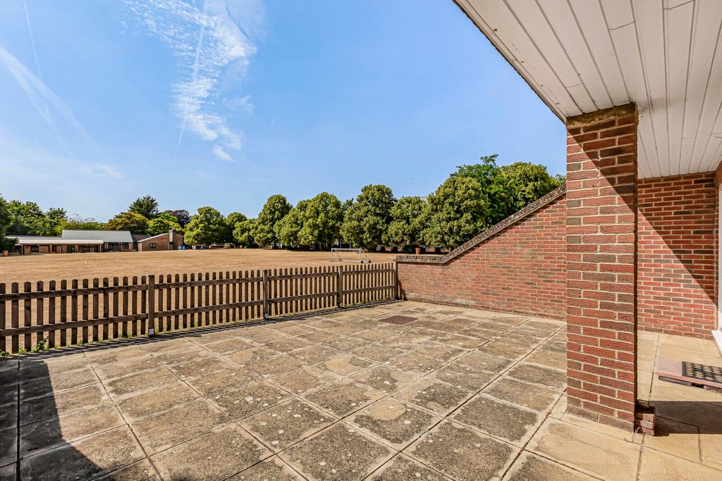 Property photo 3 of 17 Picture No. 07