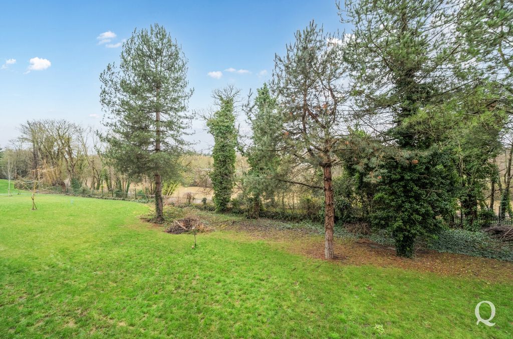 Property photo 3 of 25 E9B461ce-E76B-4Fe...