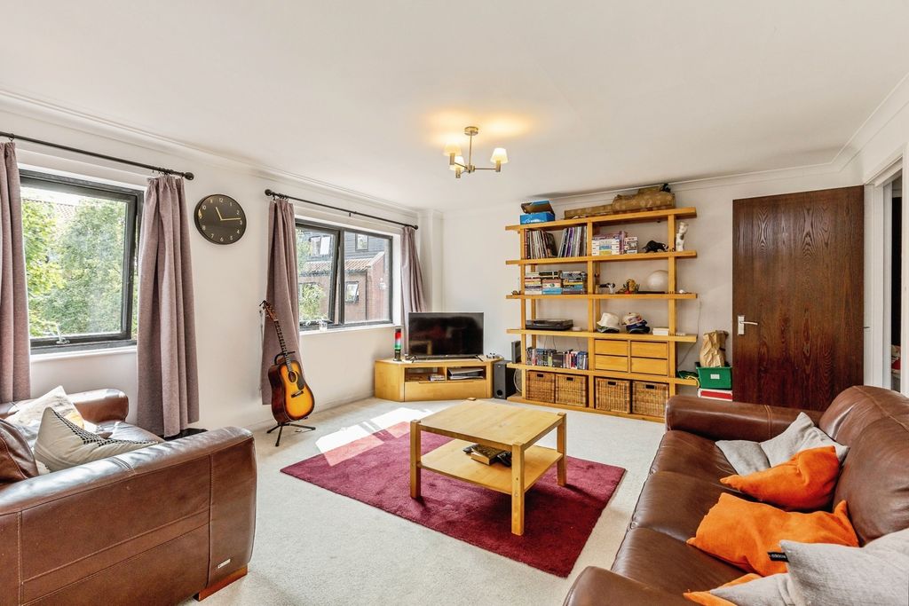 Property photo 2 of 12 Pbox-Img.Jpg