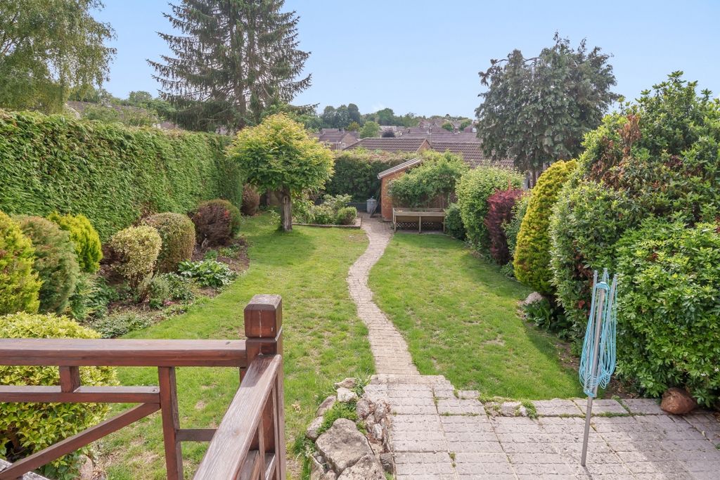 Property photo 2 of 10 Garden