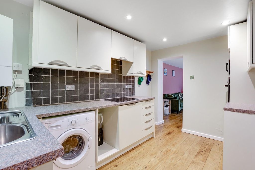 Property photo 3 of 14 02-d4Ebjhpropworld - Flat 4, 18 Border Road - 31.J