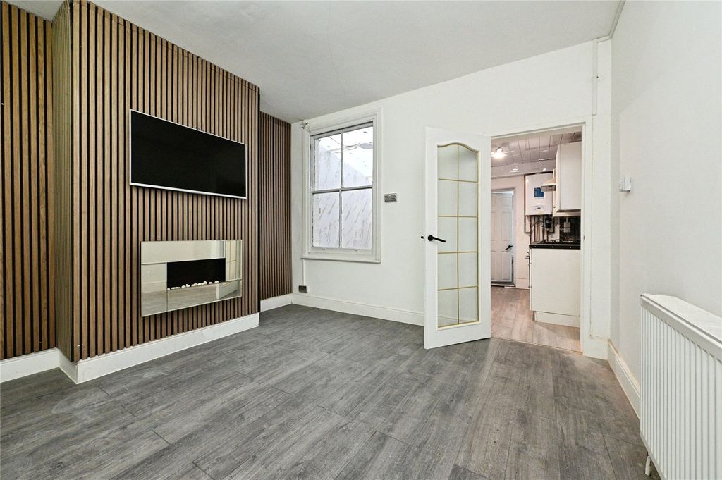 Property photo 2 of 23 Picture No. 06