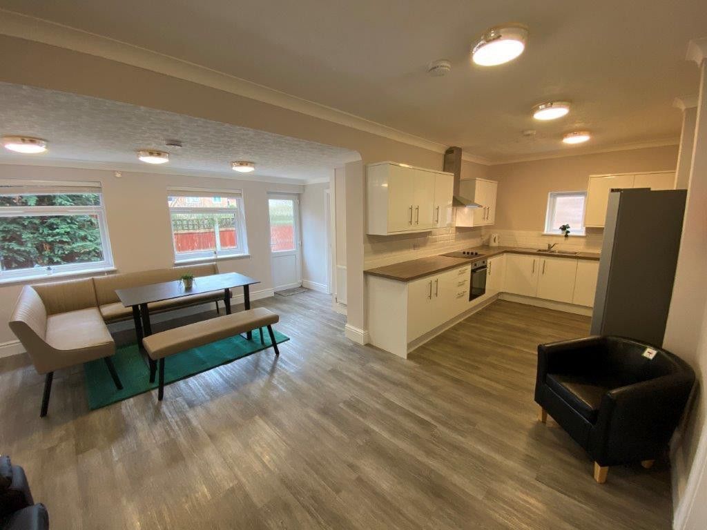 Property photo 1 of 30 (Main)