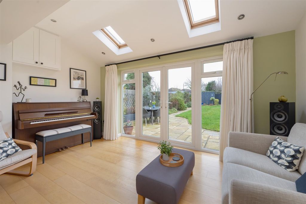 Property photo 3 of 19 Linden Avenue, Whitstable