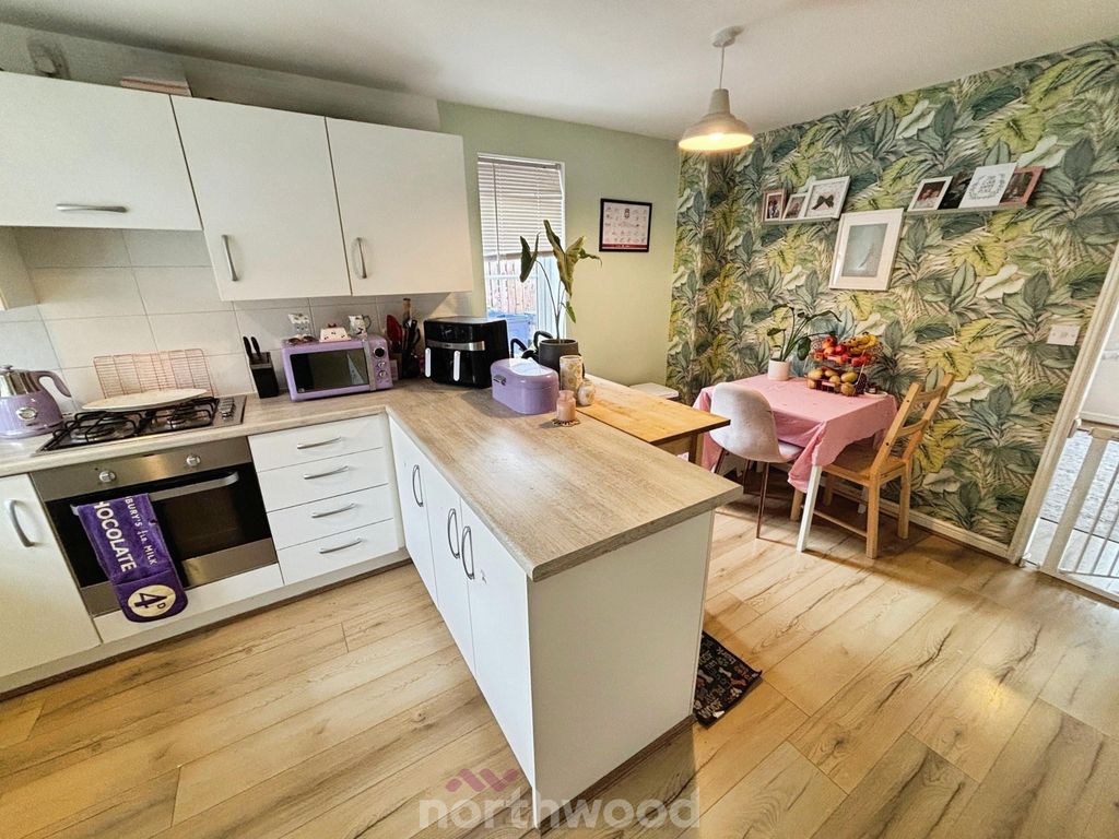 Property photo 2 of 22