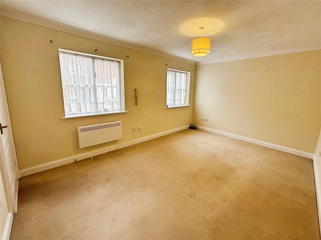Property photo 2 of 9 Picture No. 11