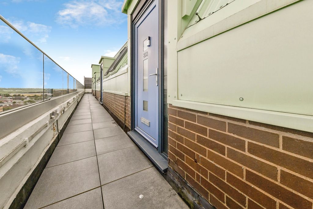 Property photo 3 of 20 Pbox-Img.Jpg