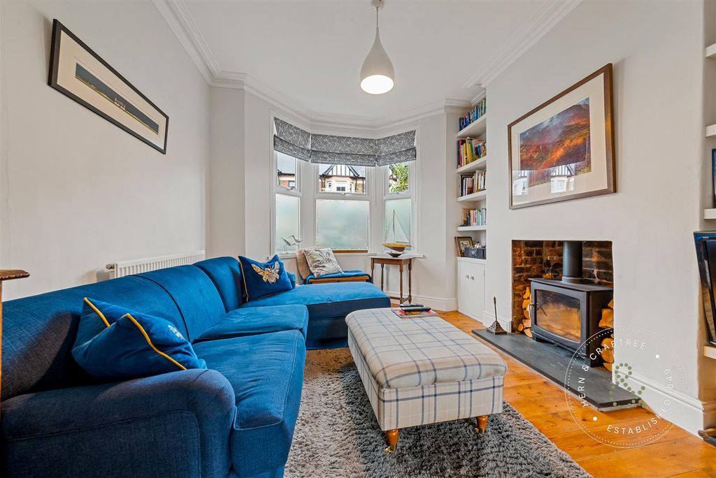 Property photo 2 of 40 Meadow-Street-14.Jpg