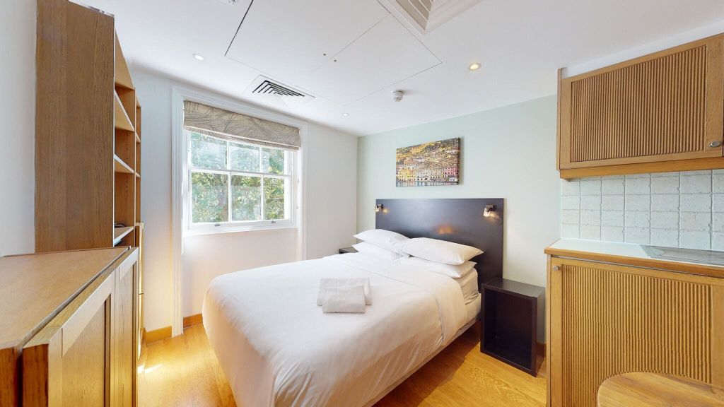 Property photo 1 of 11 Bedroom