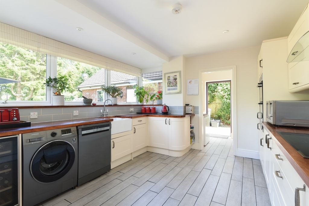 Property photo 3 of 26 30069713