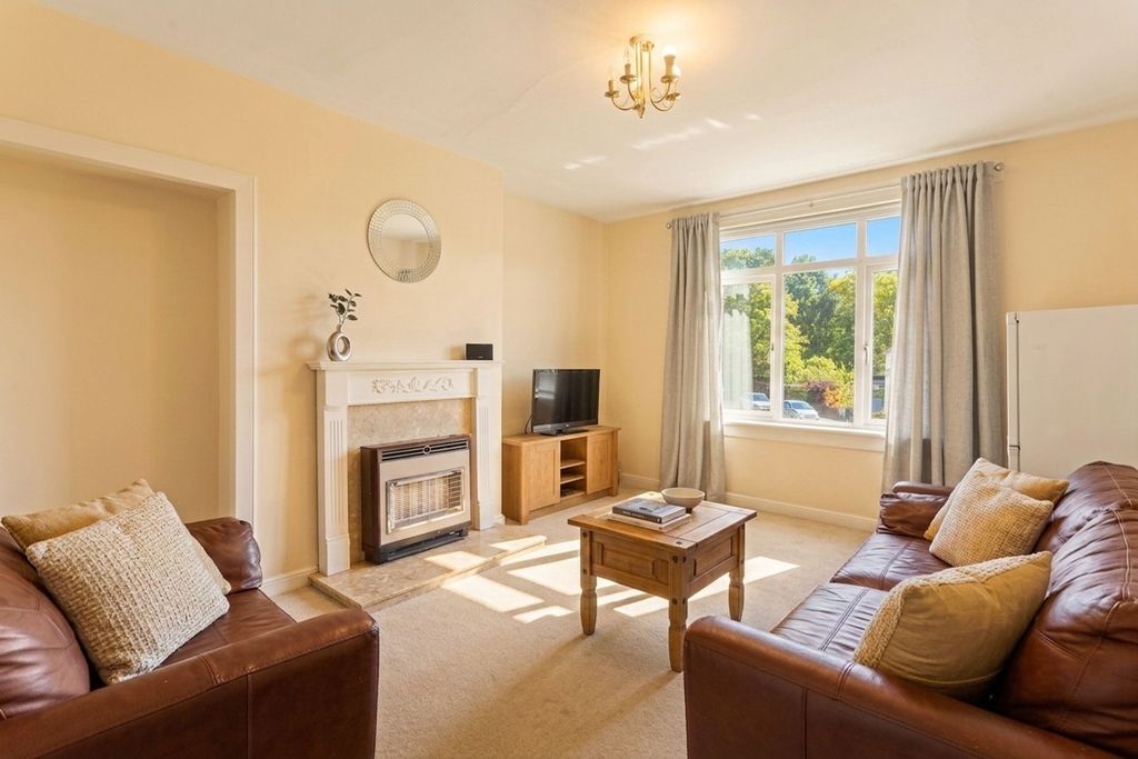 Additional image 4 of 3 bed flat for saleDundas Street, Bathgate EH48