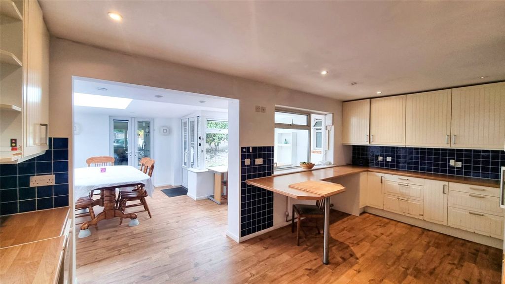 Property photo 3 of 21 Picture No. 19