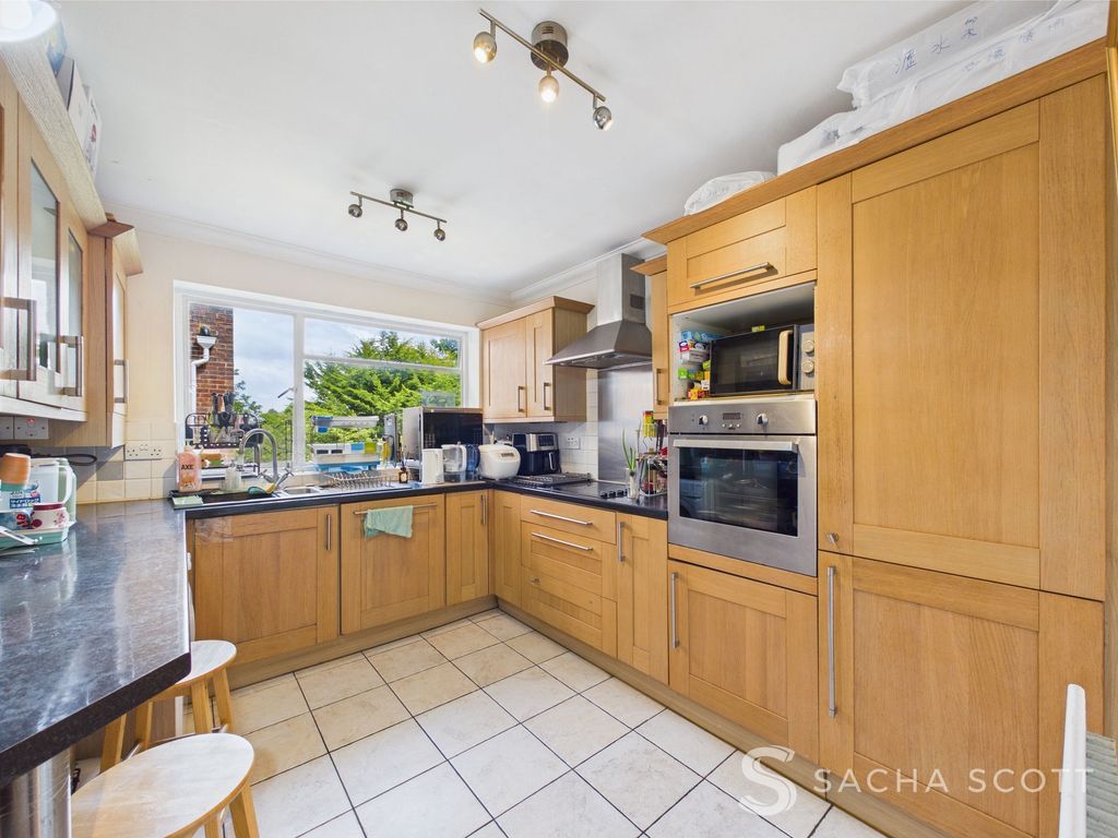 Property photo 3 of 16 Kitchen / Breakfast Room