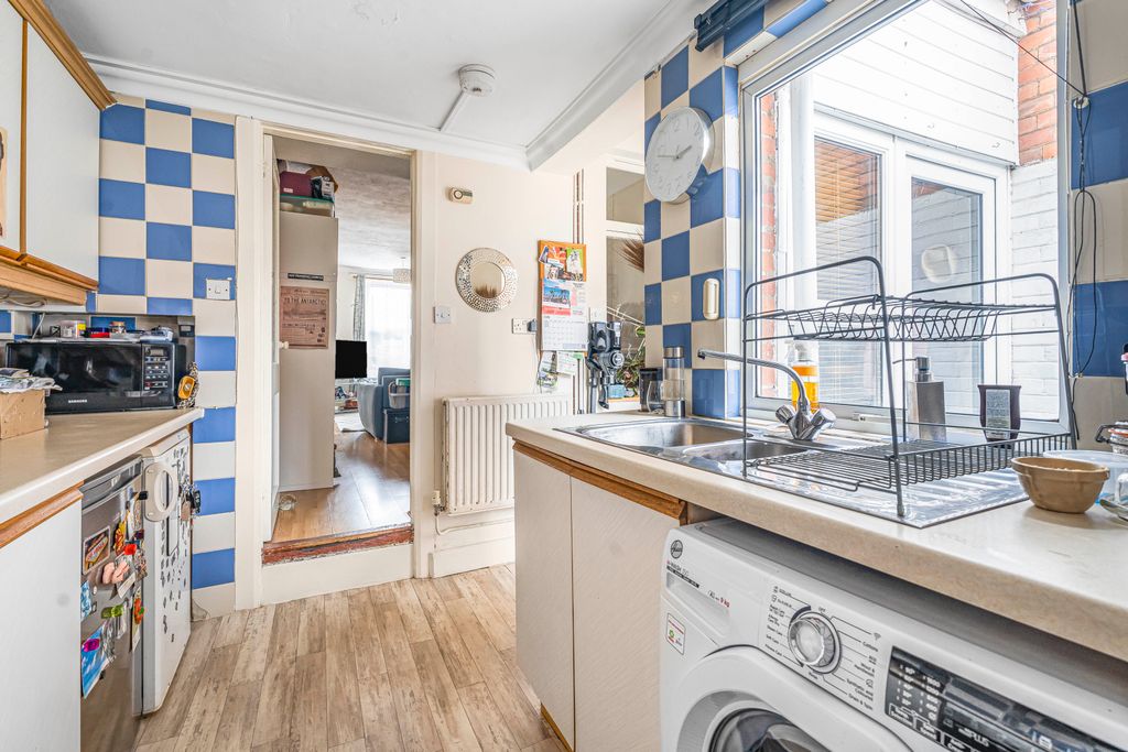 Additional image 5 of 2 bed terraced house for saleWestern Road, Newton Abbot TQ12