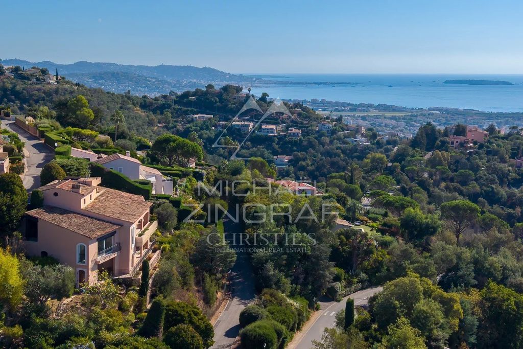 Property photo 1 of 10 Mandelieu-La-Napoule – Property With Sea Views In A Private Estate – Near Cannes