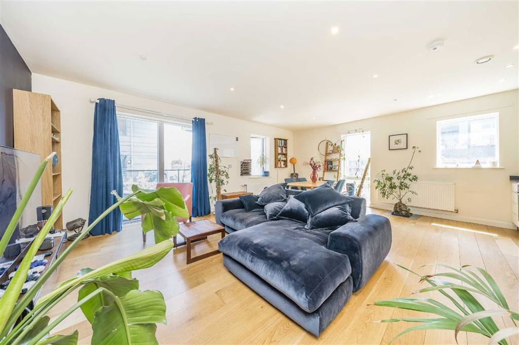 Property photo 2 of 8