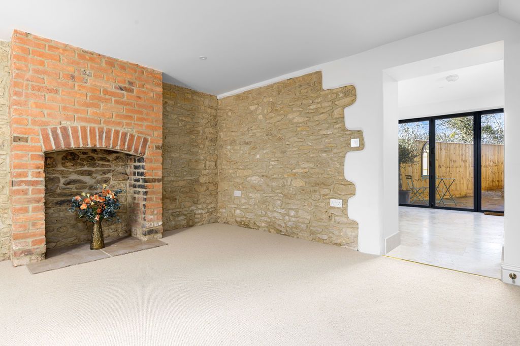 Property photo 3 of 15 Photo 9