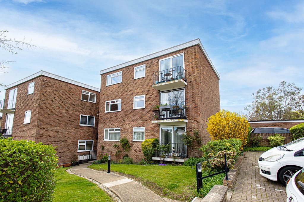 Property photo 1 of 18