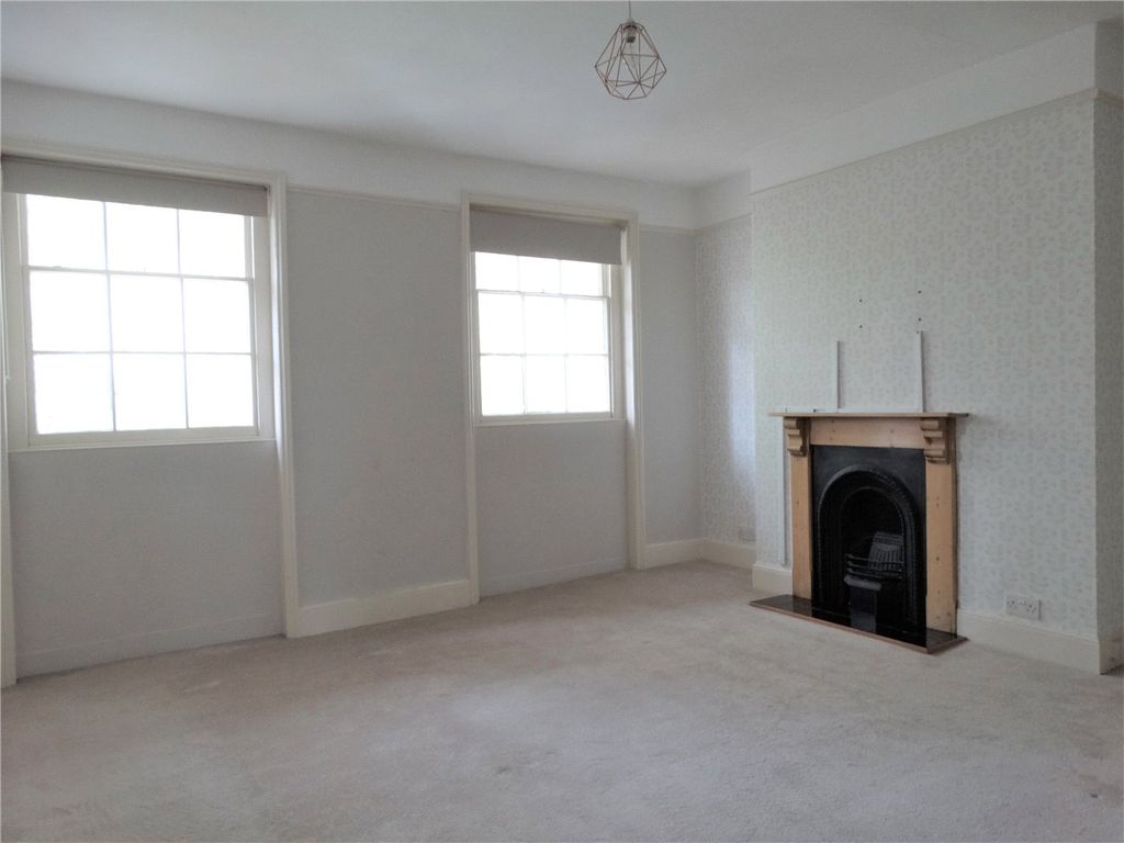 Property photo 2 of 7 Picture No. 23