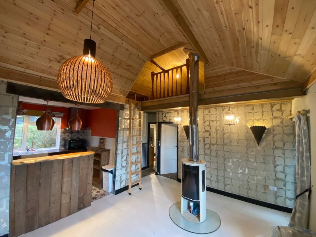 Property photo 3 of 32 56Dabb51-0Eaa-4cd5-A609-E34014Db62A2