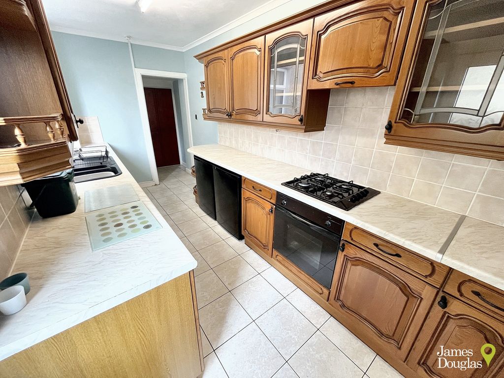 Property photo 3 of 20 Kit2 (1)