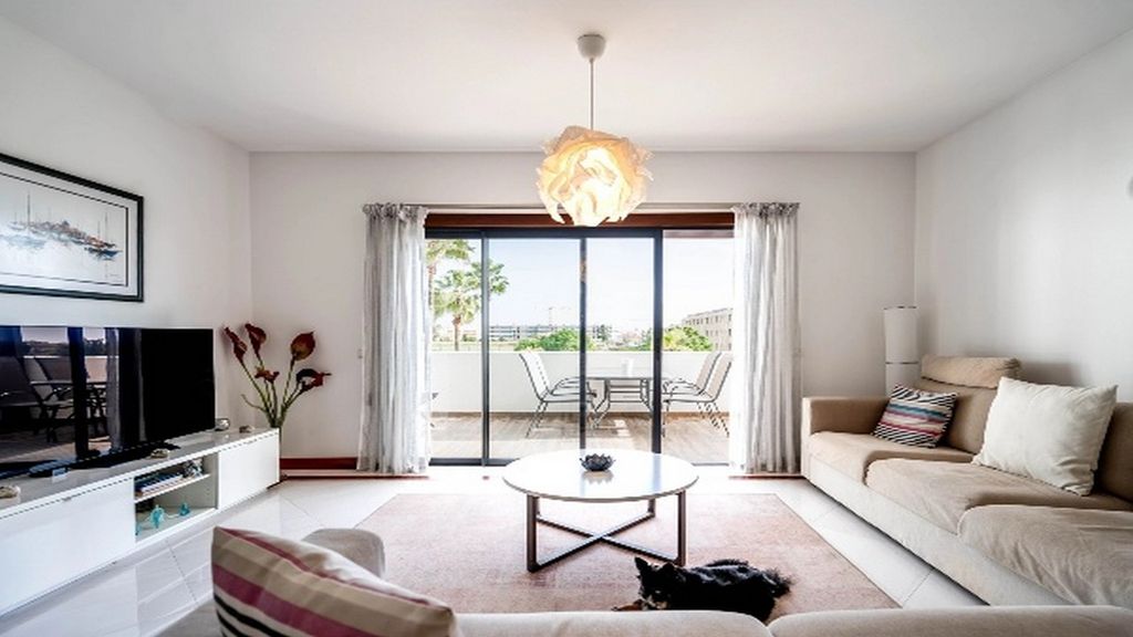 Property photo 2 of 23