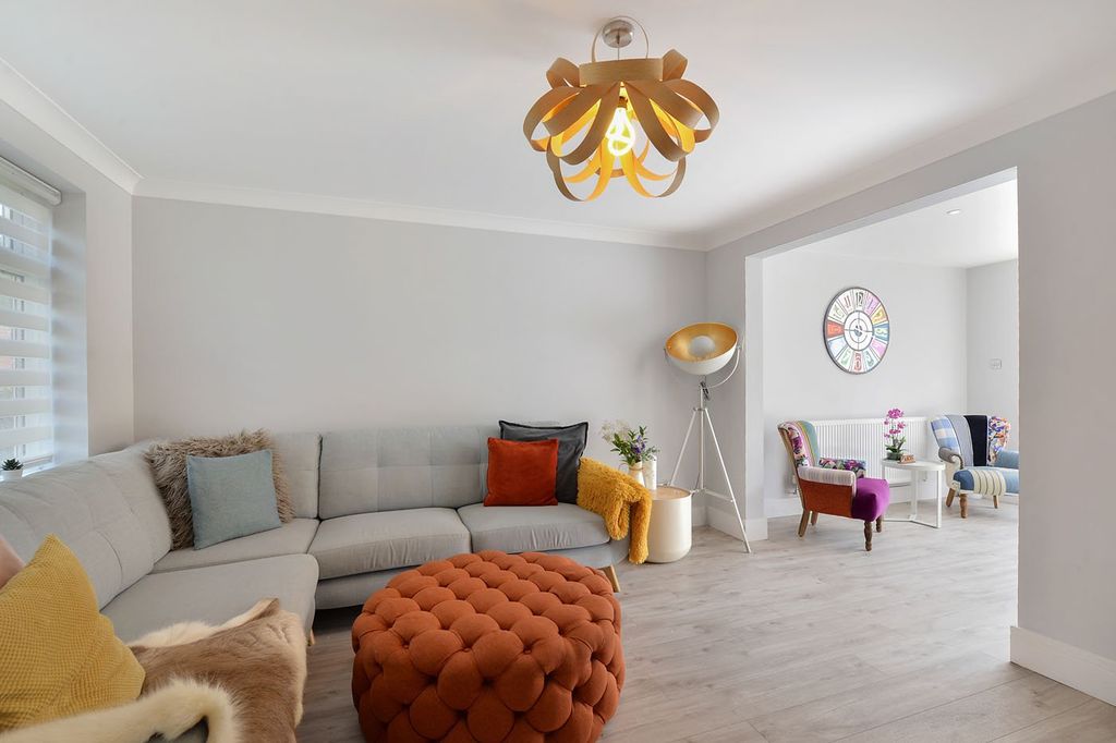 Property photo 3 of 18 Picture 3