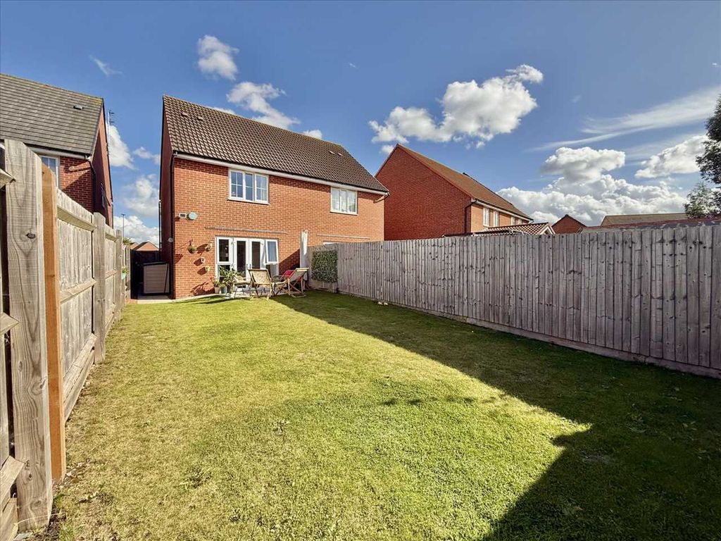 Property photo 2 of 27