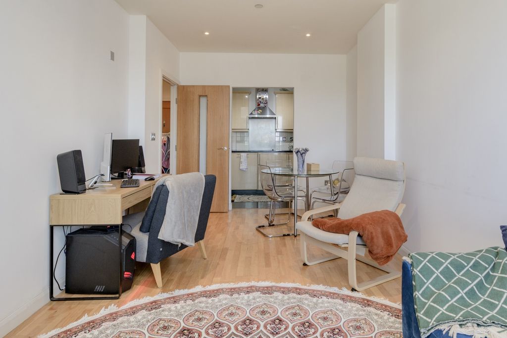 Property photo 3 of 7