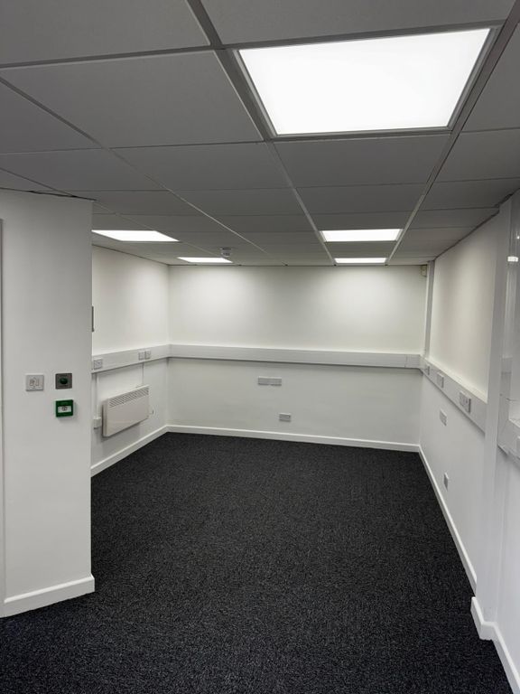 Property photo 3 of 3 Refurbished Offices 
