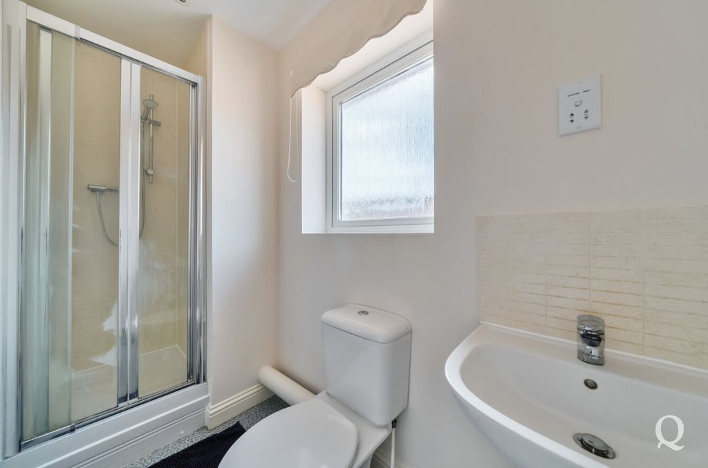 Property photo 2 of 21 15F9611E-790A-4E2...