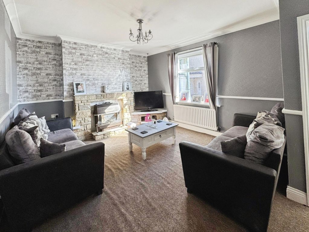 Property photo 2 of 9 Pbox-Living_Room-346024.Jpg