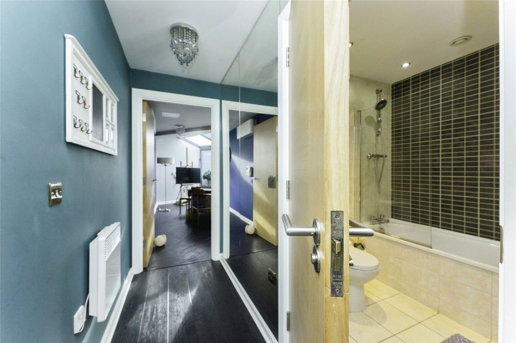 Property photo 3 of 15 Hallway