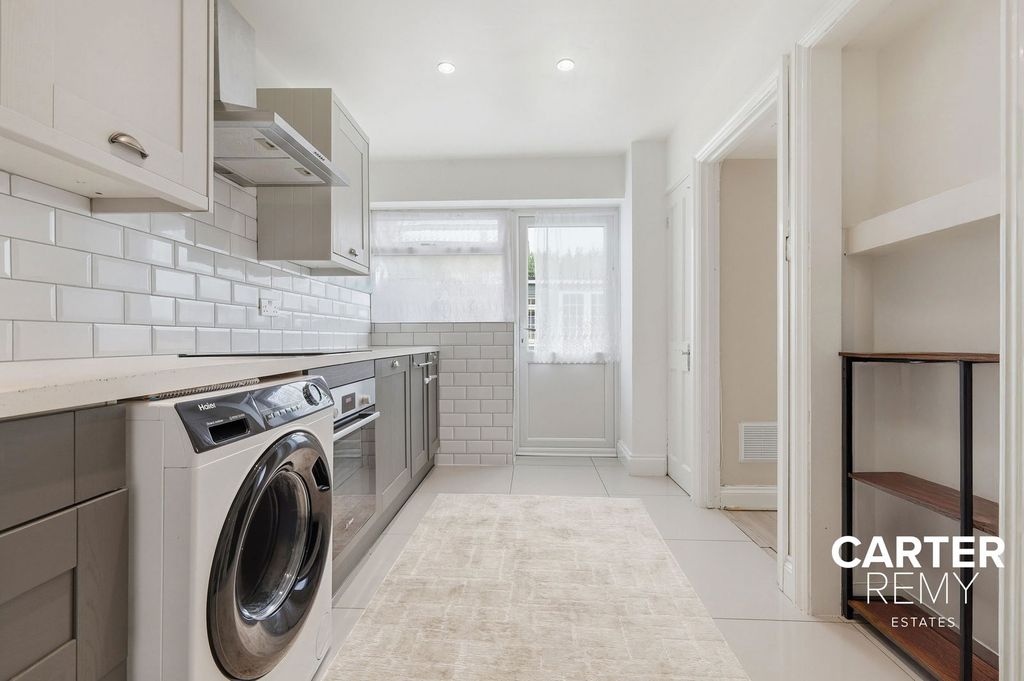 Property photo 2 of 22