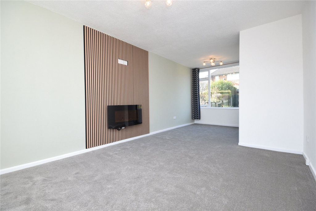 Property photo 2 of 16 Picture No. 14