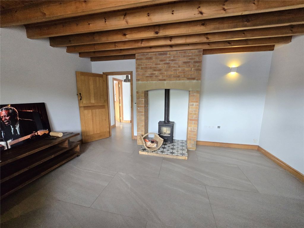 Property photo 3 of 22 Picture No. 03