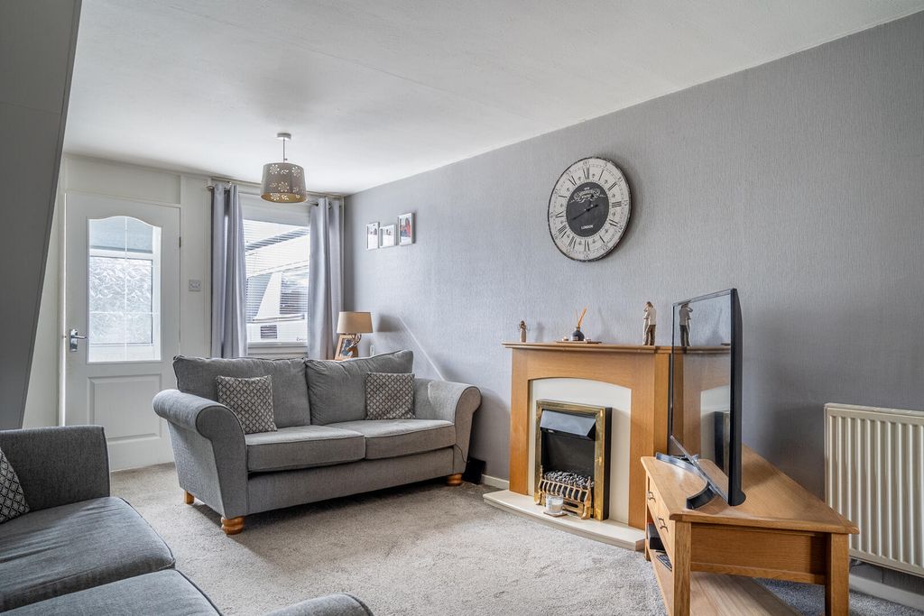 Property photo 3 of 16 Living Room