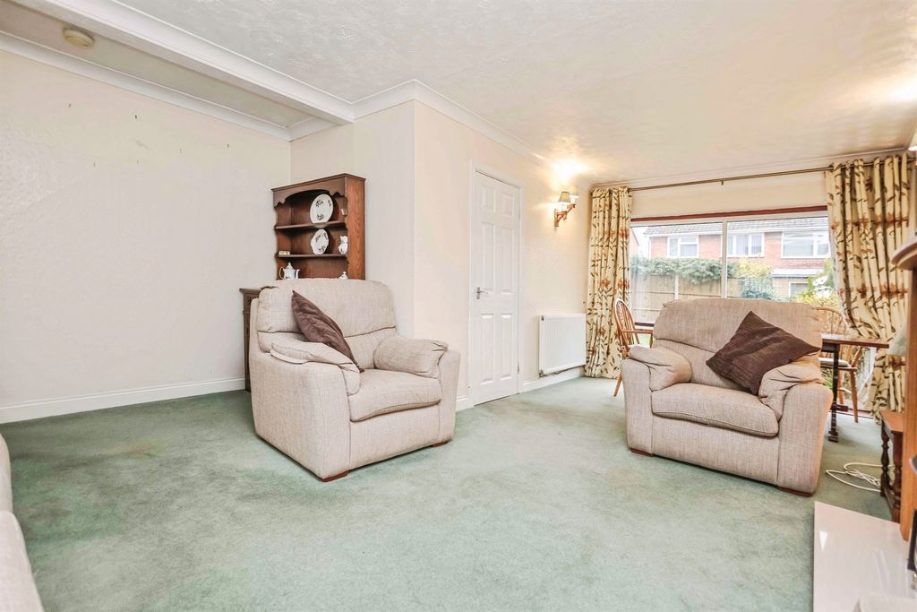 Property photo 2 of 19