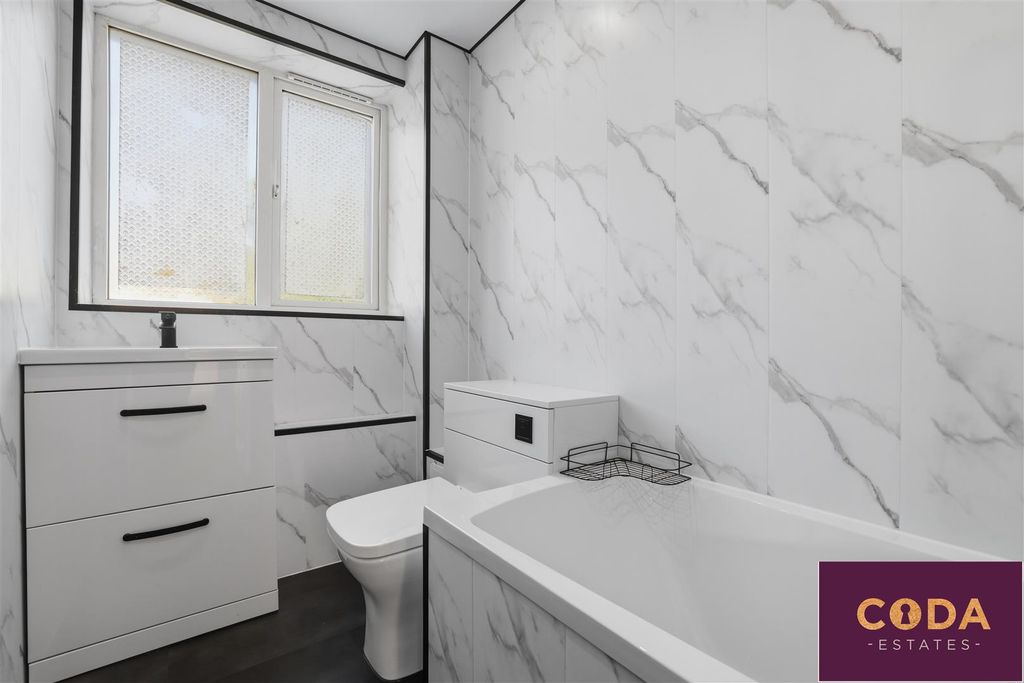Property photo 3 of 18 4m2A4568.Jpg