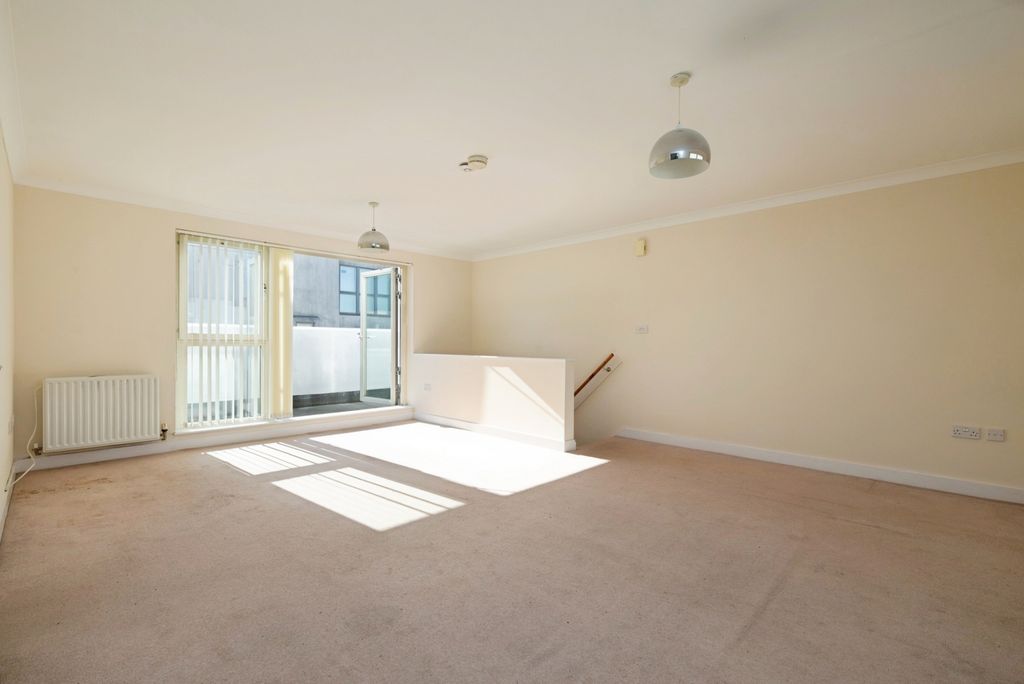 Property photo 2 of 16 Pbox-Img.Jpg