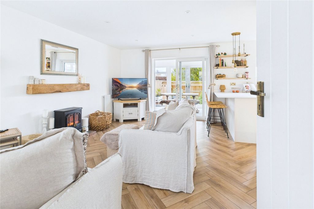 Property photo 3 of 22 Picture No. 17