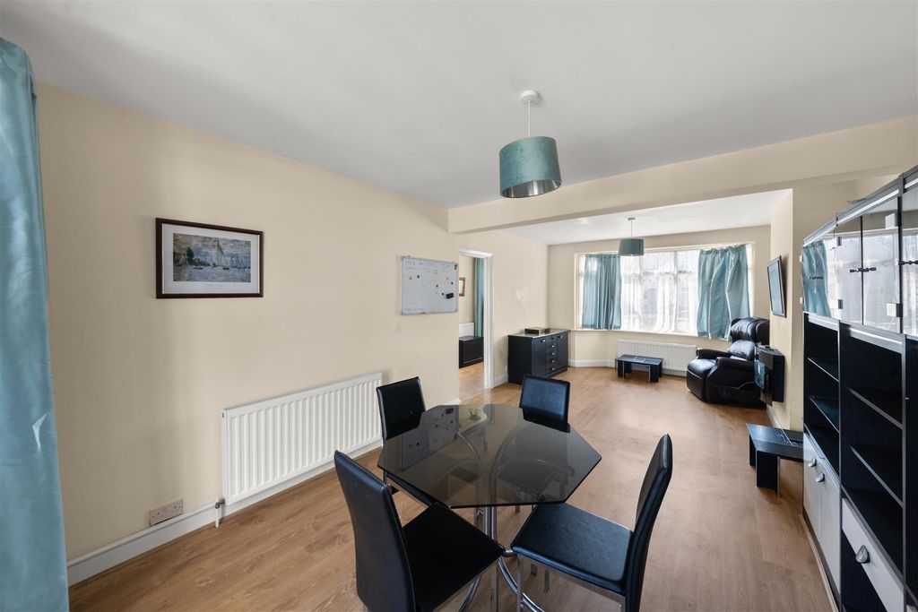 Property photo 3 of 13 1