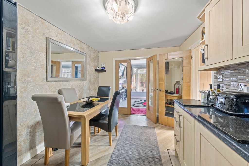 Property photo 3 of 23