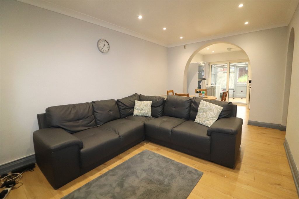 Property photo 2 of 14 Picture No. 19