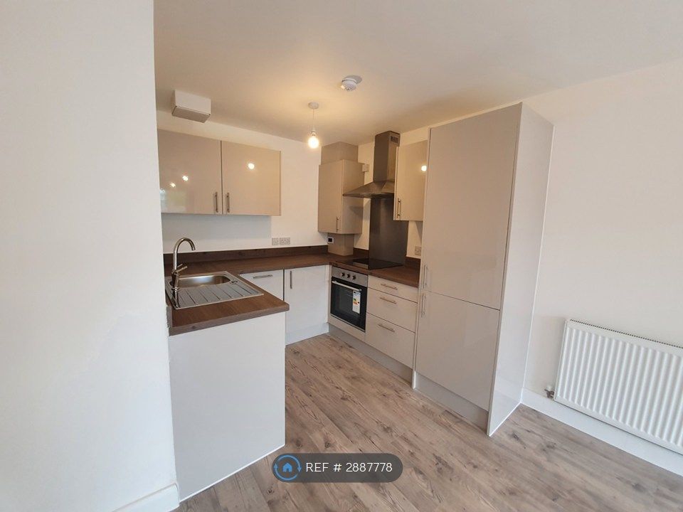 Property photo 1 of 9 Kitchen