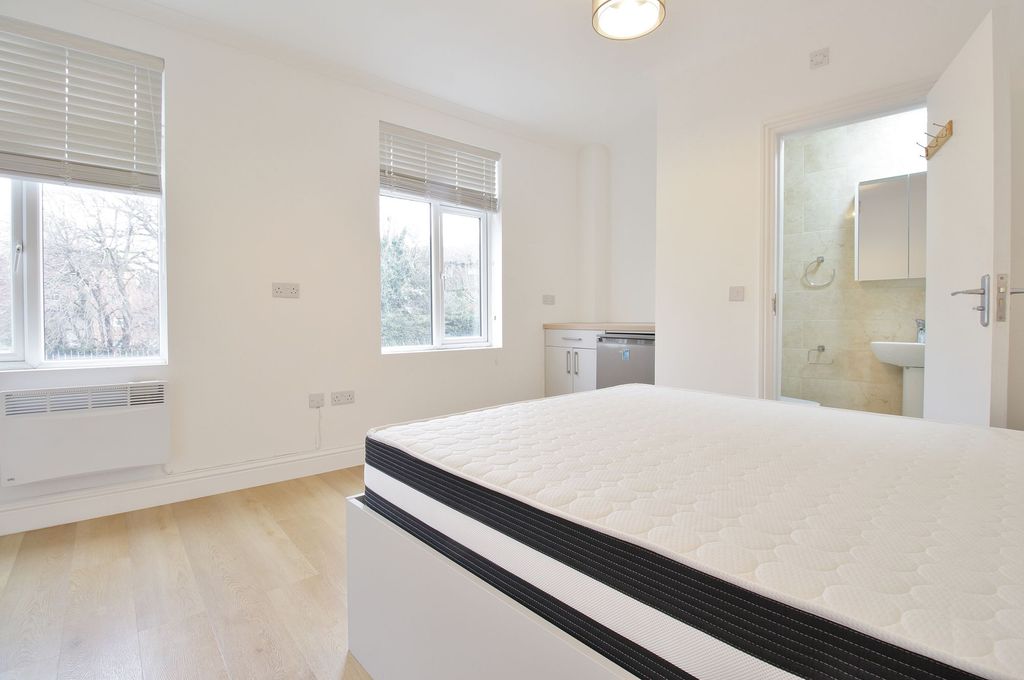 Property photo 1 of 4