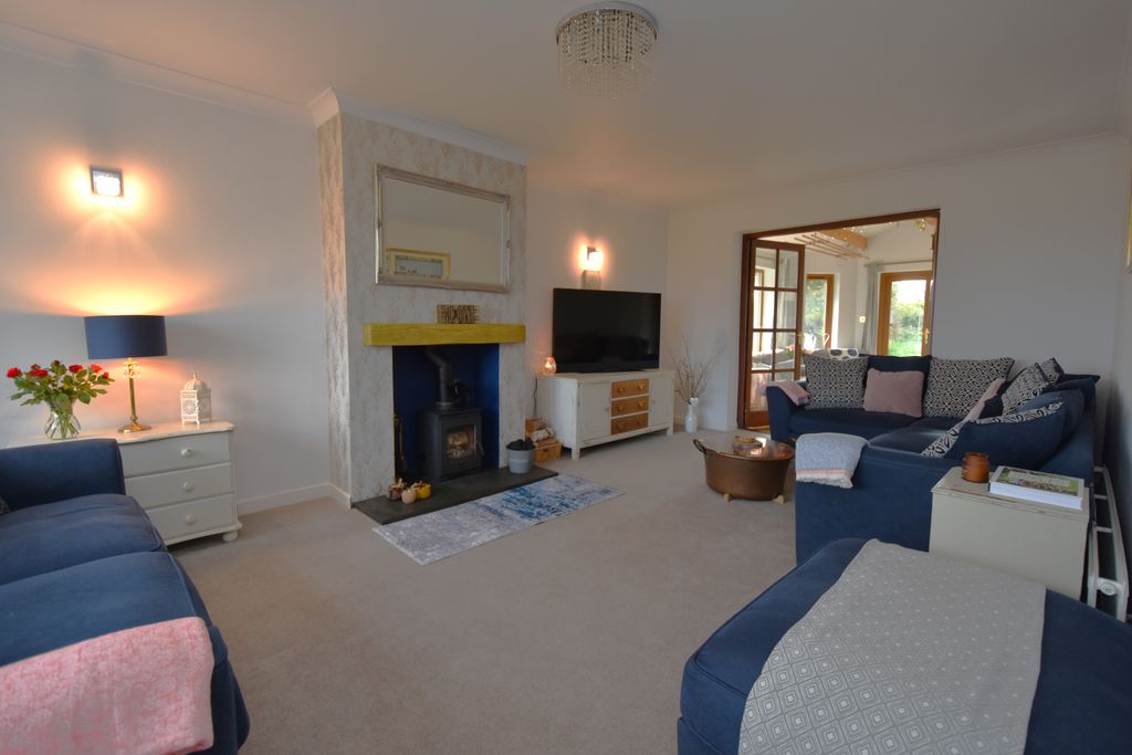 Property photo 3 of 28