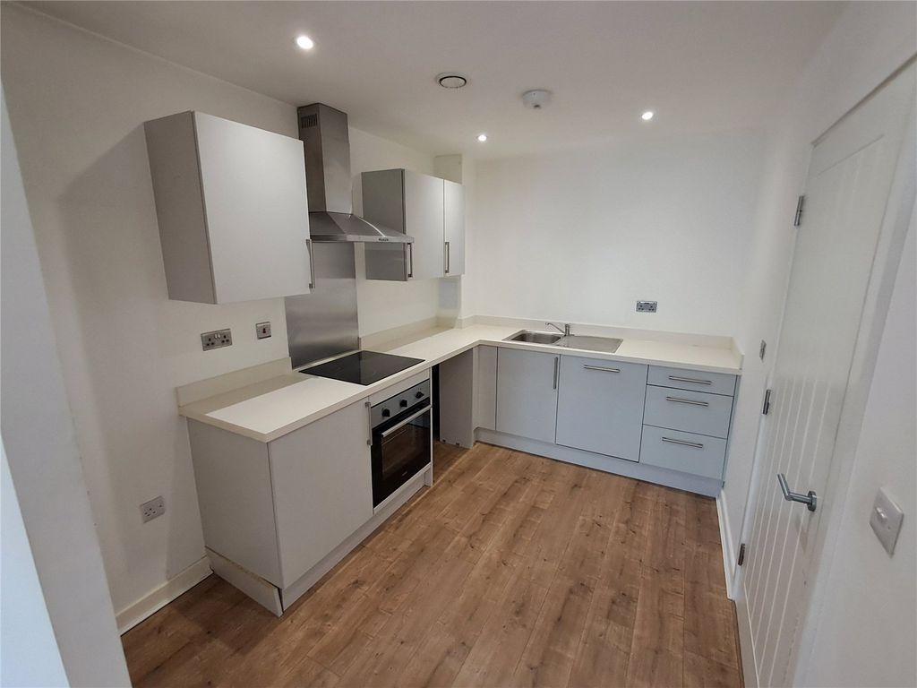 Property photo 1 of 10 Kitchen